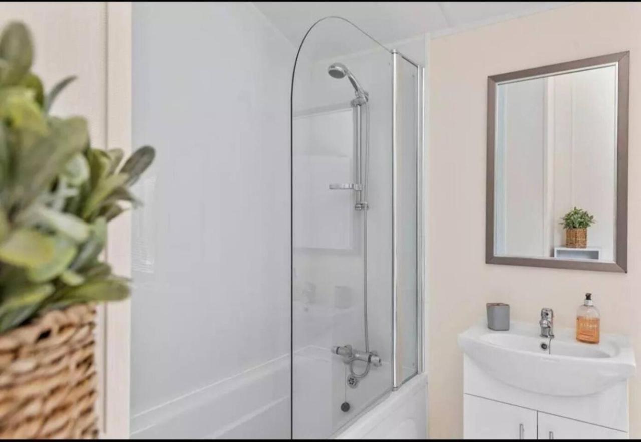 Rivers Edge دولار المظهر الخارجي الصورة